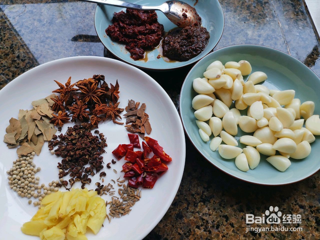 蒜子瓦块鱼炖豆腐的做法