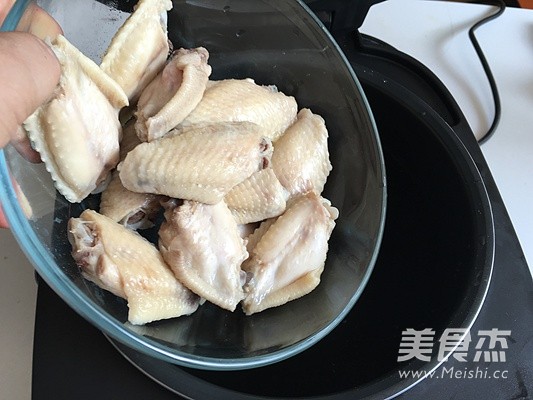 豆豉焖翅中的做法