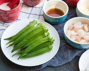 虾仁拌秋葵的做法