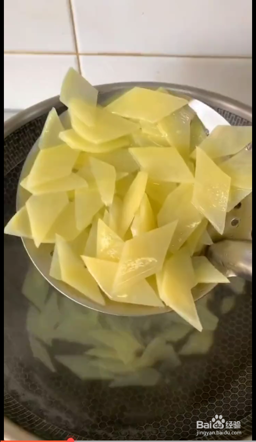 如何制作西红柿炒土豆片