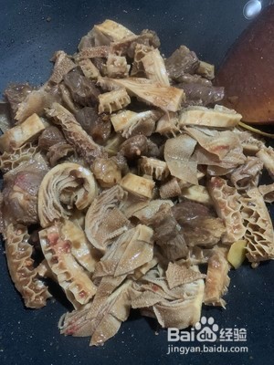 萝卜牛杂煲的做法