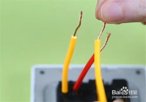 二根线如何接插座？