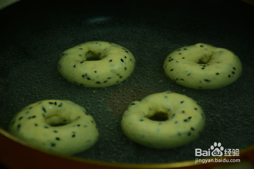 黑芝麻贝果三明治的做法