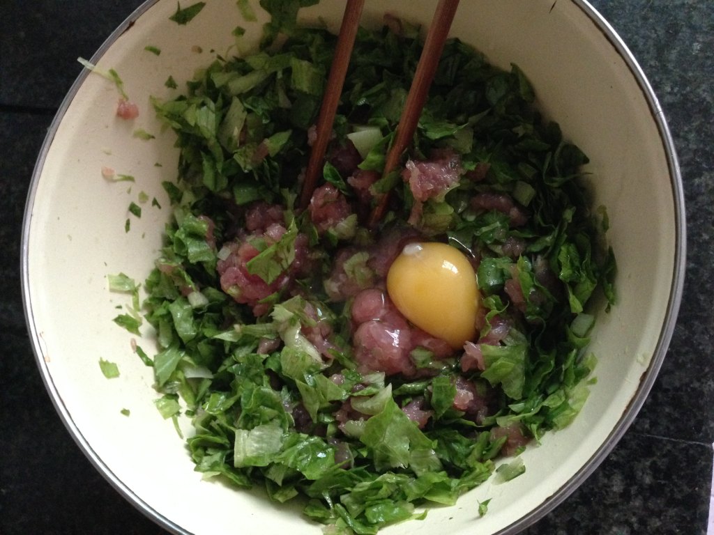 肉饼鸡蛋生菜汉堡的做法,味道好极了!