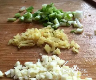 如何做蒜蓉粉丝蒸扇贝