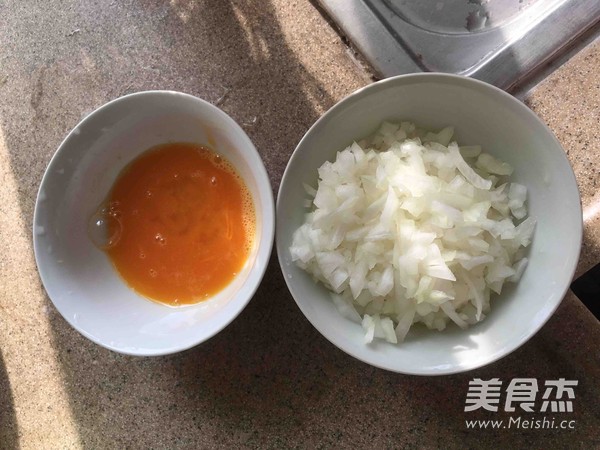 金枪鱼蛋饼的做法