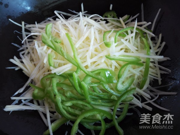 尖椒土豆丝的做法