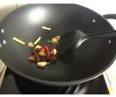 红焖土豆牛肉的家庭做法