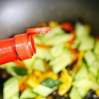 素菜拼炒木耳黄瓜炒鸡蛋