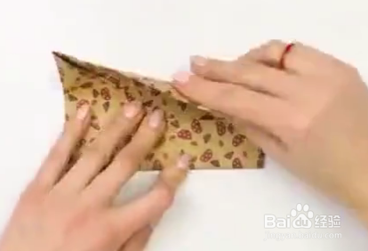 如何折一个方形纸盒