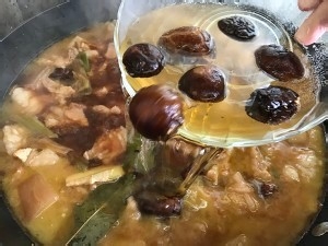 五花肉炖菜的做法