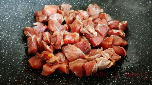 蔬果酱香牛肉面