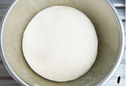 蜜豆桂花王冠面包