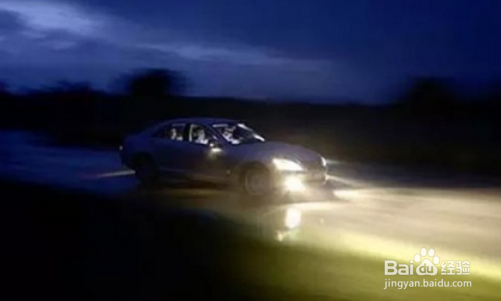 怎样如何正确使用汽车远近光灯