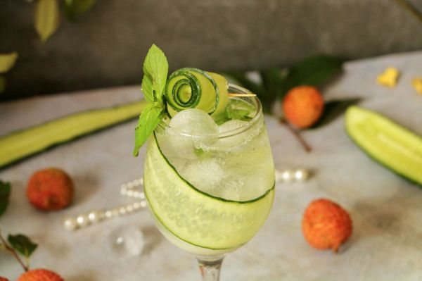 减脂消暑青瓜荔枝气泡水