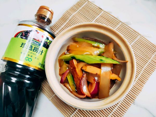 捞汁凉皮香干拌黄瓜