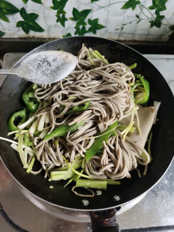 家常辣椒炒豆腐丝