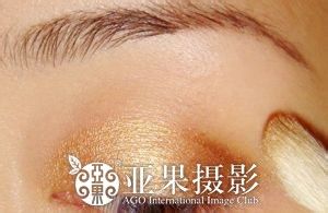 春夏性感新娘猫眼妆画法