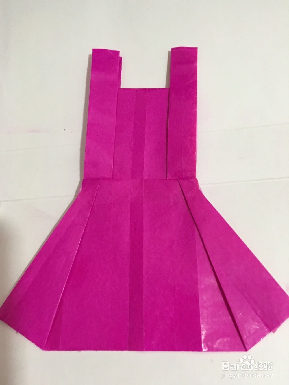 一件漂亮的芭比娃娃的裙子 怎样用彩纸折叠