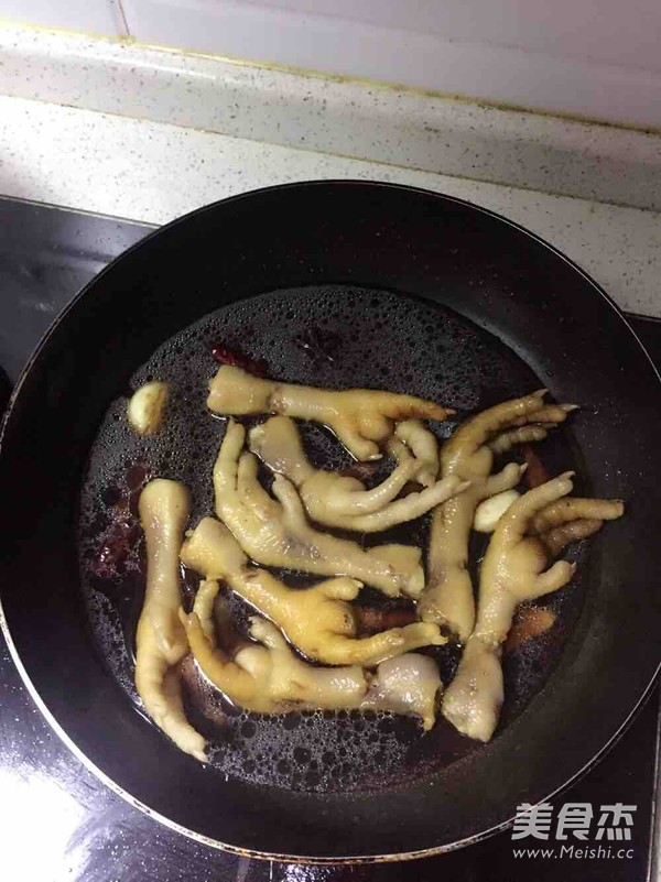 红烧鸡爪的做法