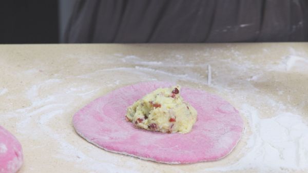 乳酪火龙果软欧包