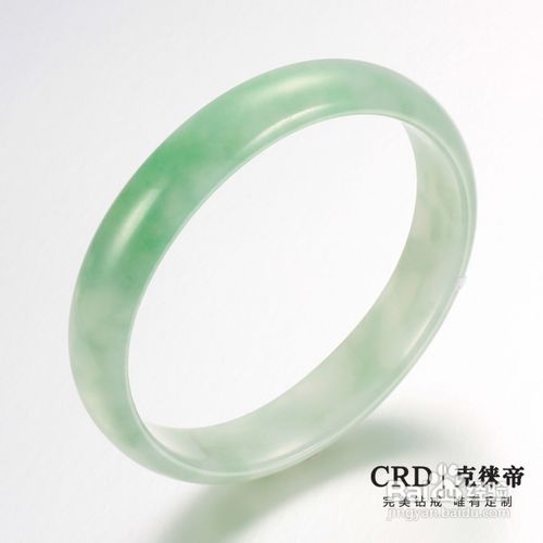 准新娘如何挑选翡翠手镯？翡翠手镯挑选有妙招