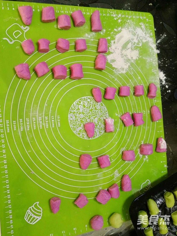 三色玫瑰花馒头