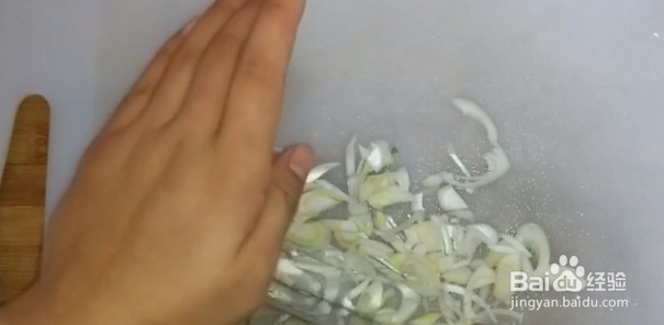 鸡蛋炝锅面的做法