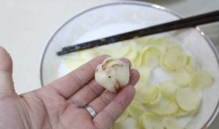 百合蒸肉的做法