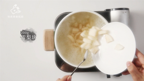 桂花红枣银耳雪梨汤