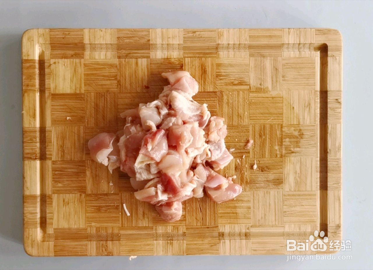 香菇鸡腿焖面的做法