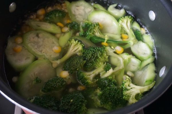 肉丸子杂蔬浓汤