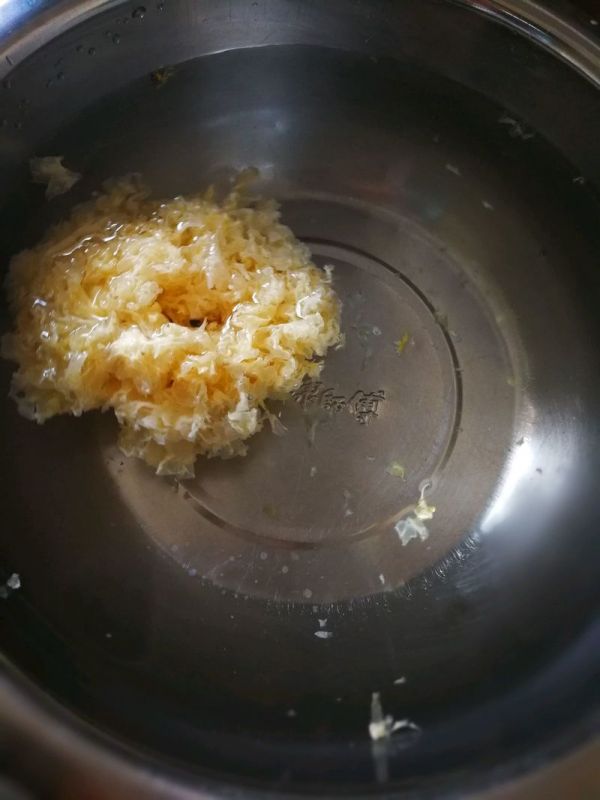 冰糖红枣银耳雪梨羹