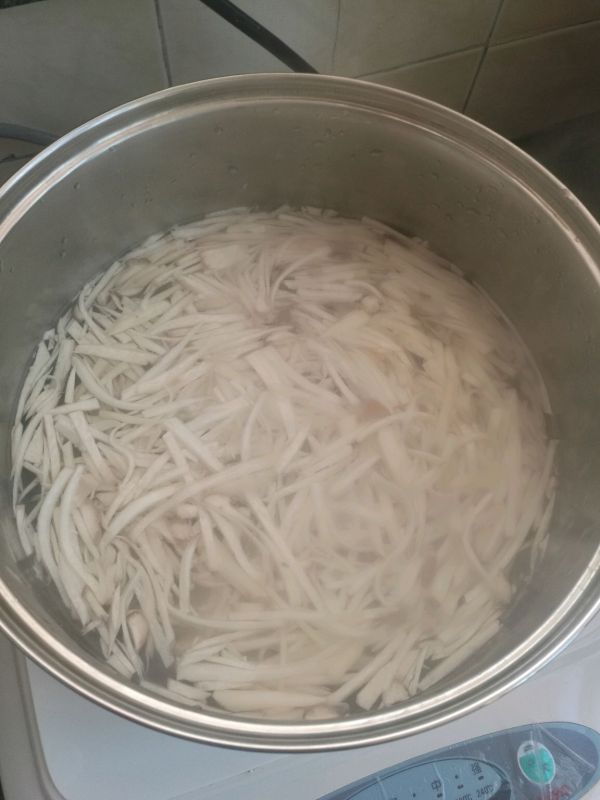 蒜香杏鲍菇胡萝卜丝