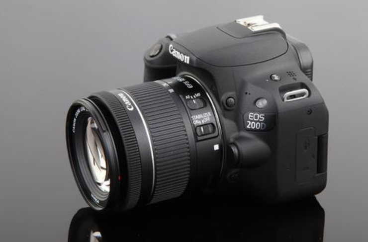 佳能200d二代内存卡插哪里