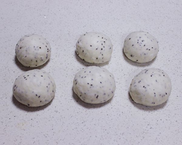 西瓜薯黑芝麻吐司