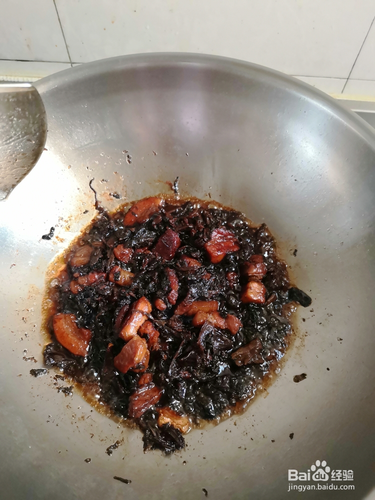 一个人做梅干菜烧肉