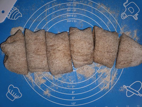 金枪鱼肉松全麦藜麦面包