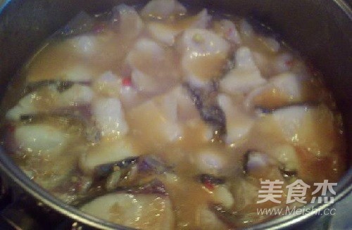 剁椒肉丁榨菜清江鱼片