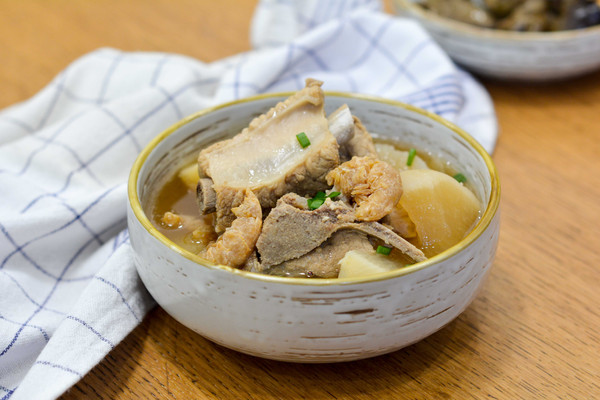 排骨海米萝卜汤