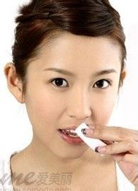 如何保养唇部