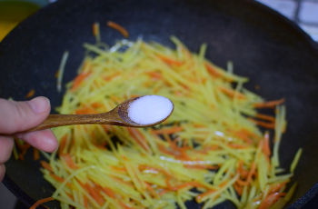 韭菜炒土豆丝