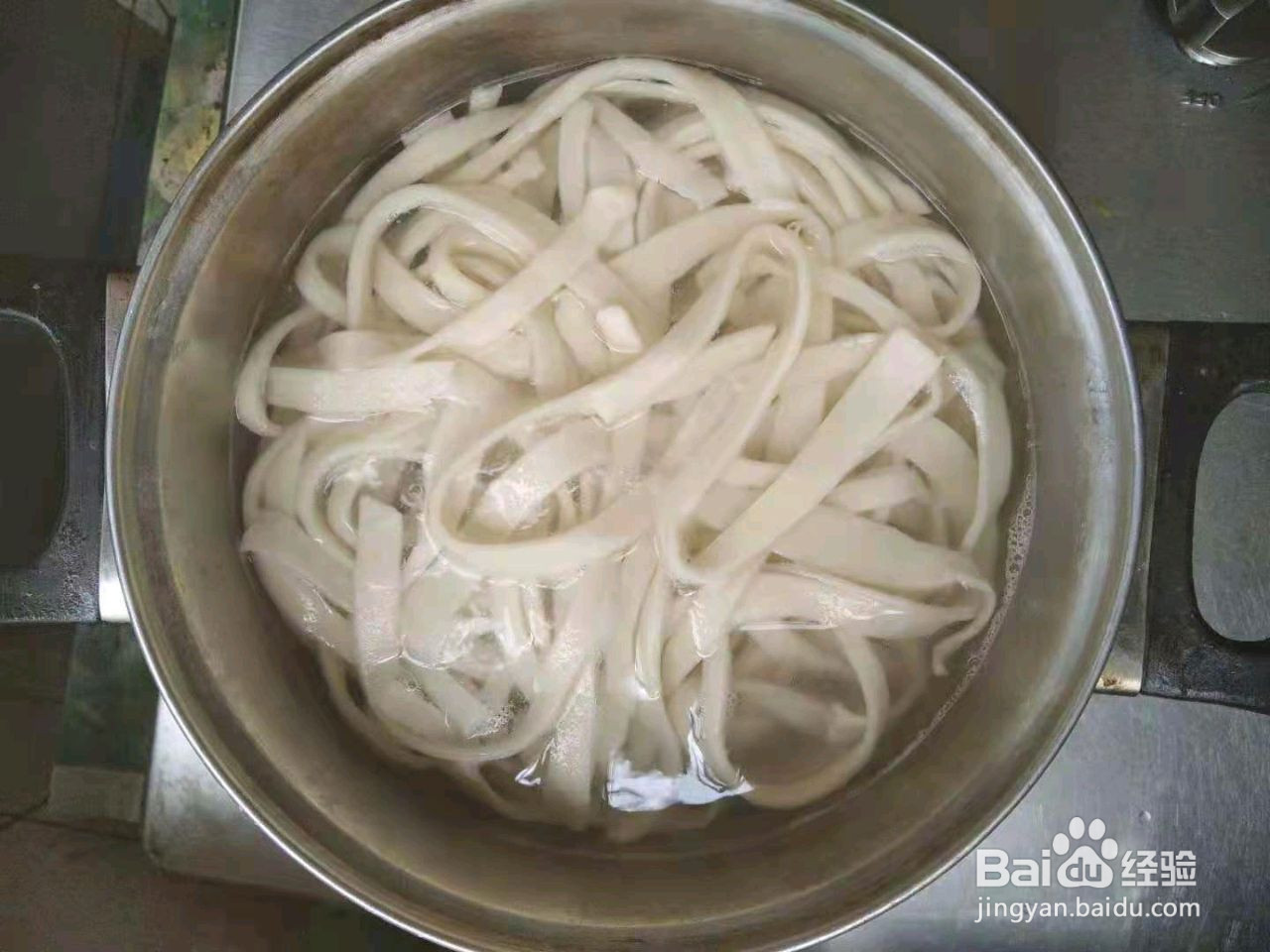 杂酱肉帽配手擀面条的做法