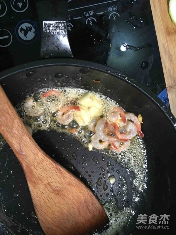 虾仁炒丝瓜的做法
