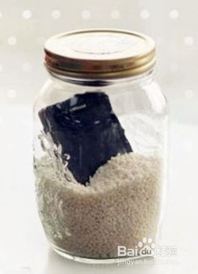 手机不小心进水了么办？教你如何正确处理。