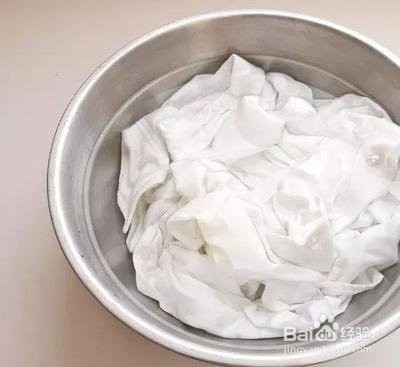 毛毛虫的毛弄到衣服上怎么办