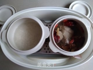 排骨香菇蒸饭和益气补血炖汤