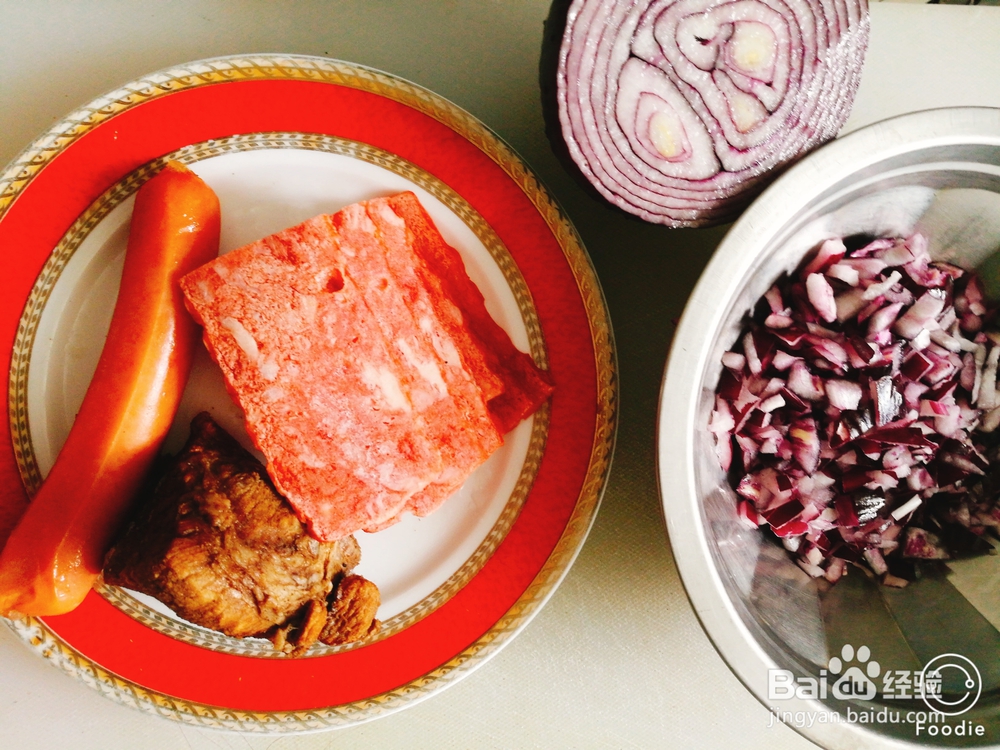 厨爸教你做青椒牛肉培根烤肠披萨