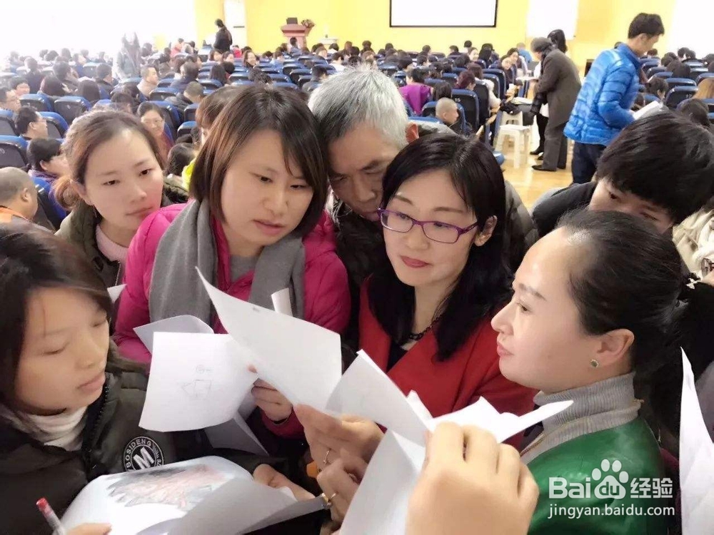 如何做自我介绍出其不意的亮相？