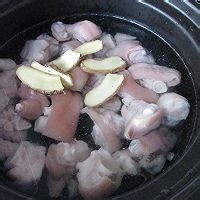 老少皆宜的蹄花汤